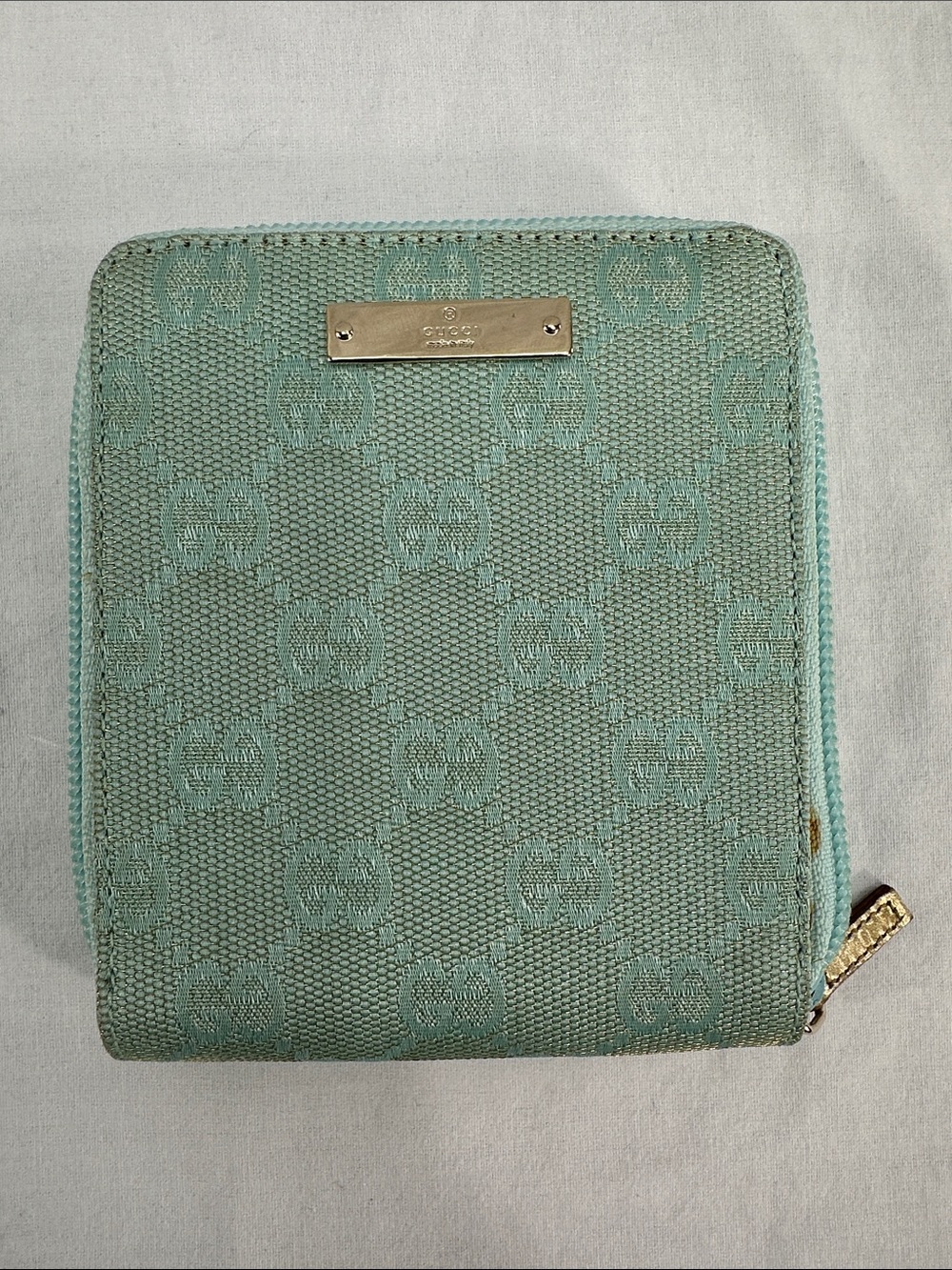 Vtg Rare Gucci GG Zip Around Aqua Blue/Gold Credit Card Bill Canvas Wallet